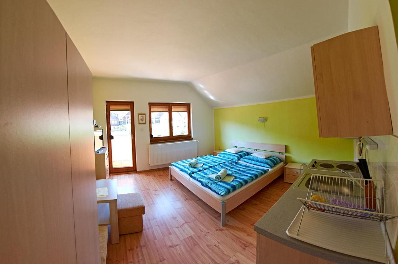 Vila Rhea Vazec Экстерьер фото